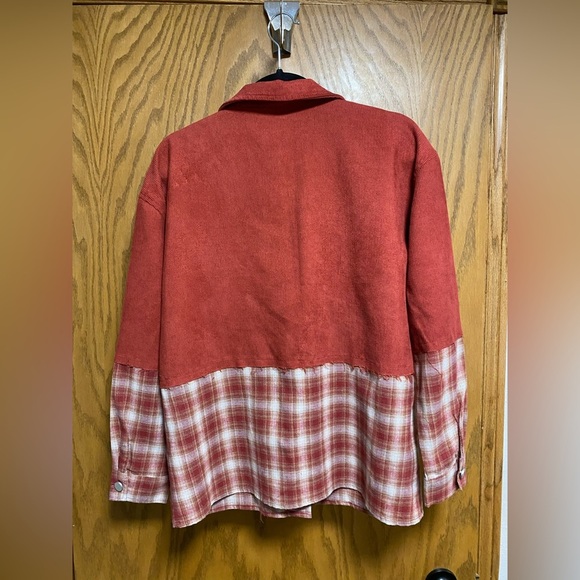 ANDTHEWHY BUTTON FRONT TOP - SIZE S - OVERSIZED PLEASE CHECK MEASUREMENTS - Picture 7 of 7